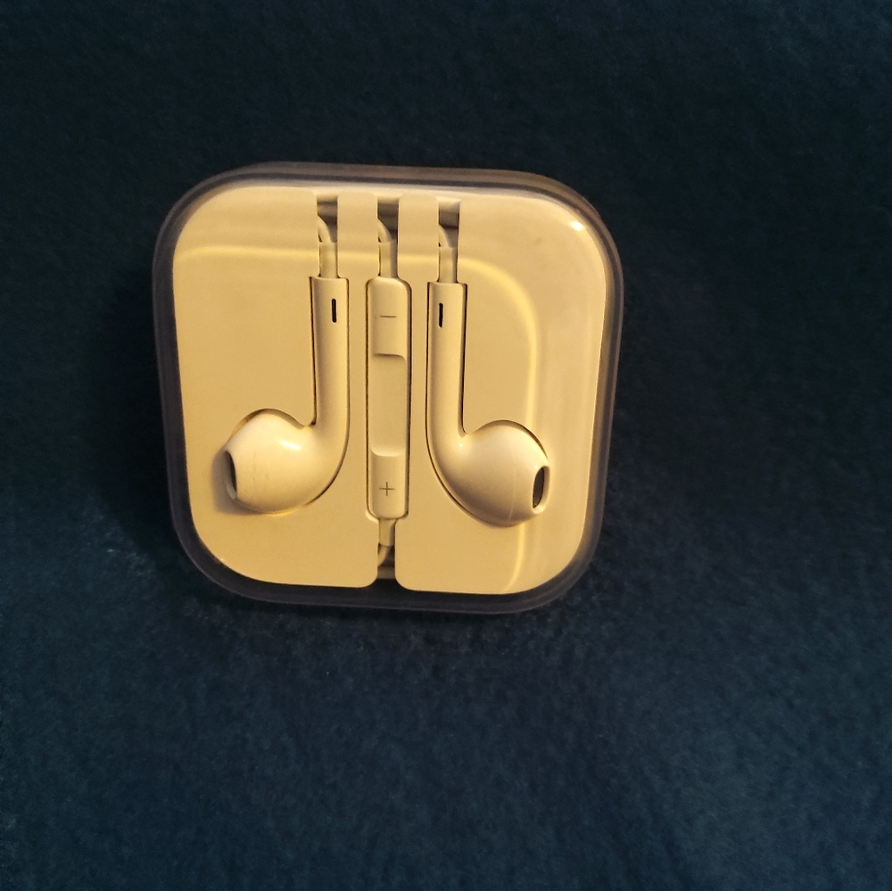 Apple Earbuds